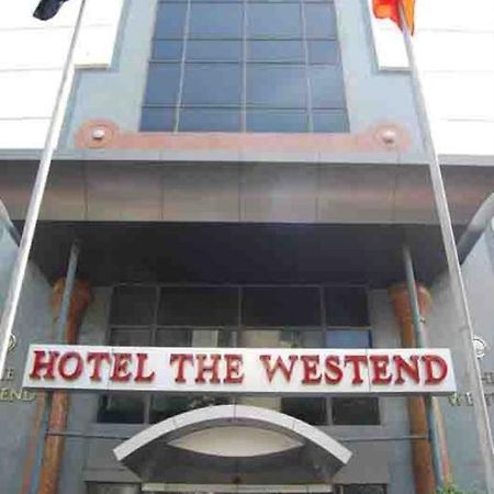 Hotel The Westend Ahmedabad Extérieur photo