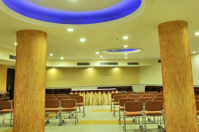 Hotel The Westend Ahmedabad Extérieur photo