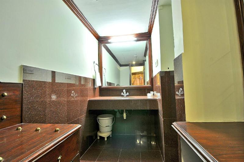 Hotel The Westend Ahmedabad Extérieur photo
