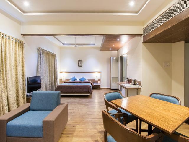 Hotel The Westend Ahmedabad Extérieur photo