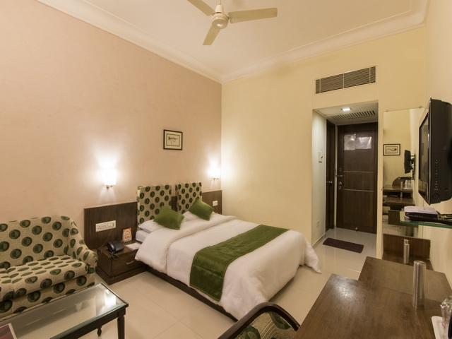 Hotel The Westend Ahmedabad Extérieur photo