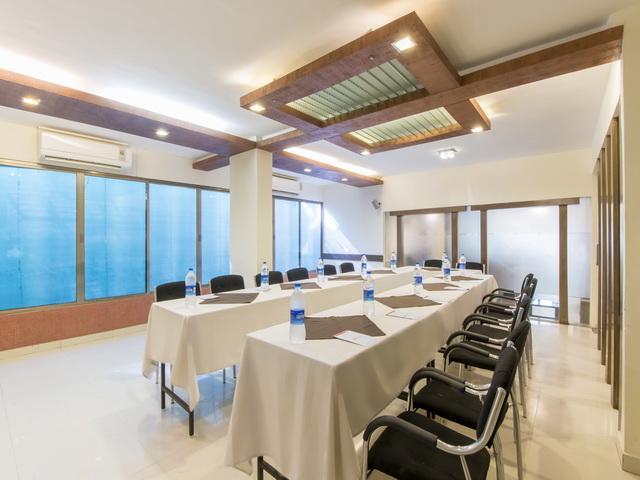 Hotel The Westend Ahmedabad Extérieur photo