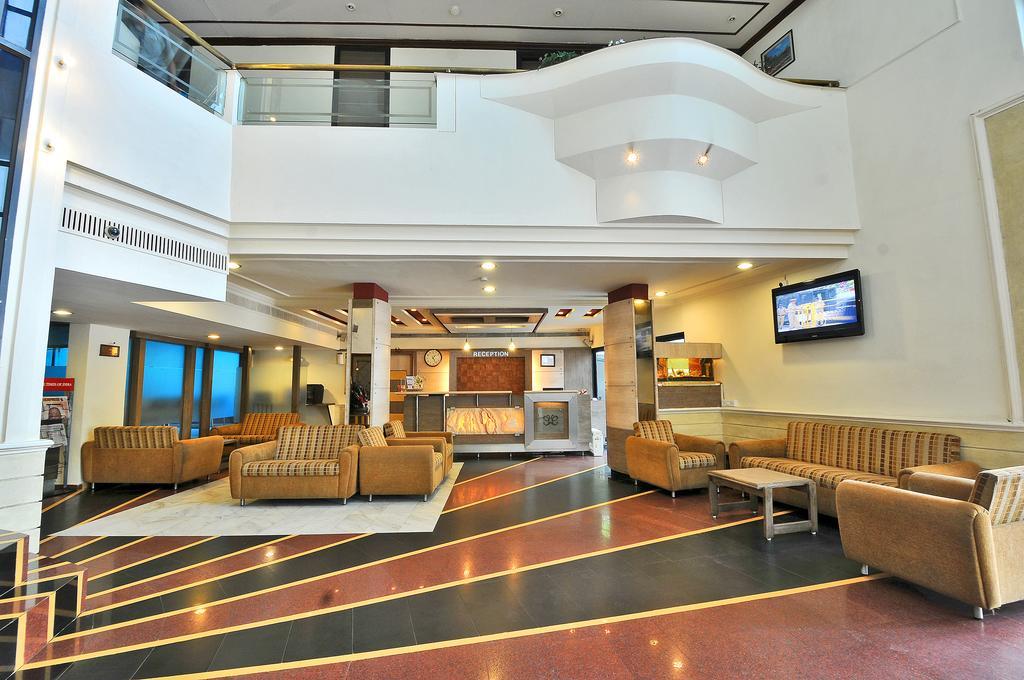 Hotel The Westend Ahmedabad Extérieur photo